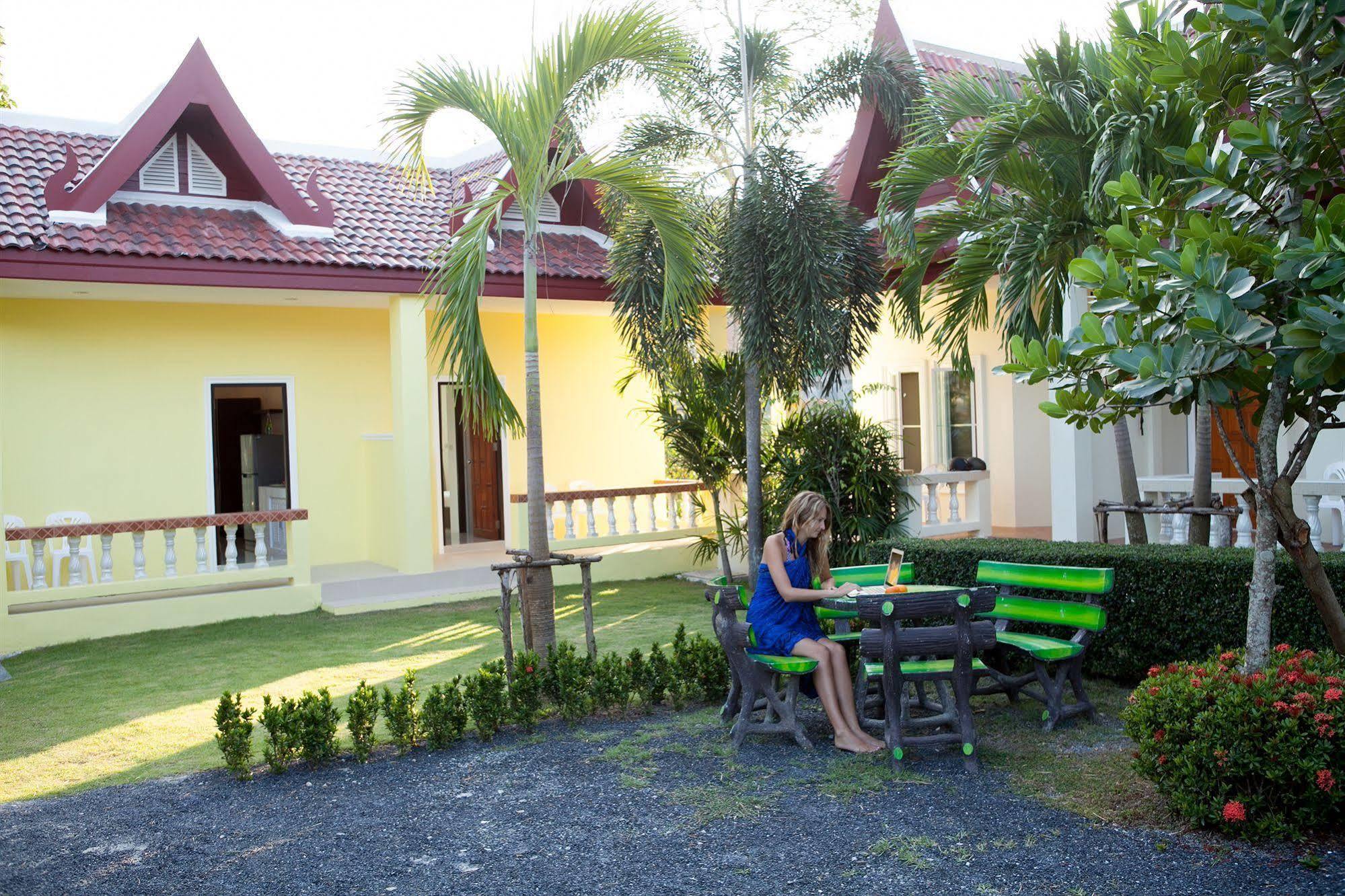 Lucky Lek Resort Rawai Eksteriør billede